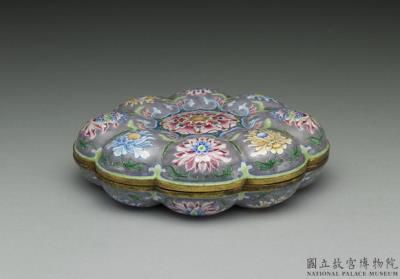 图片[3]-Begonia-shaped box with painted enamel decor on copper, Qing dynasty, Qianlong reign (1736-1795)-China Archive